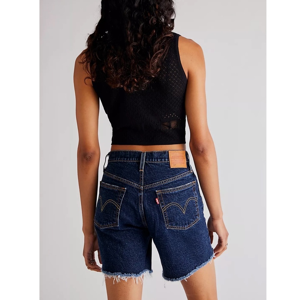 Levi’s 501 mid thigh denim shorts NWT 26